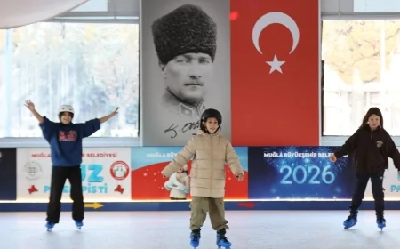 Muğla’da Yeni Yıl Coşkusu Buz Pistinde Yaşanıyor