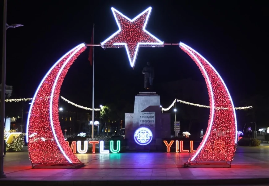 Muğla’da Yeni Yıl Coşkusu Buz Pistinde Yaşanıyor