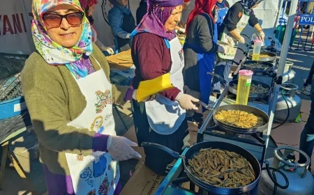 Bodrum’da 10. Hamsi Festivali Binlerce Kişiyi Karadeniz Coşkusunda Buluşturdu