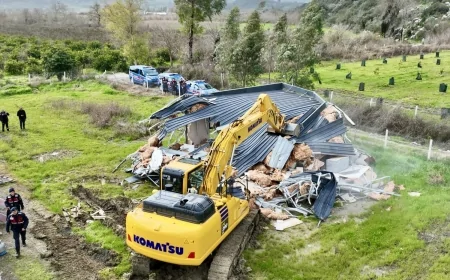 Ortaca Belediyesi’nden Tarım Alanlarına Sıkı Takip: Güzelyurt Mahallesi’nde Kaçak Yapılar Yıkılıyor
