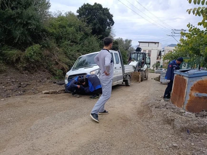 Bodrum Turgutreis’te MUSKİ Aracı Kanala Düştü