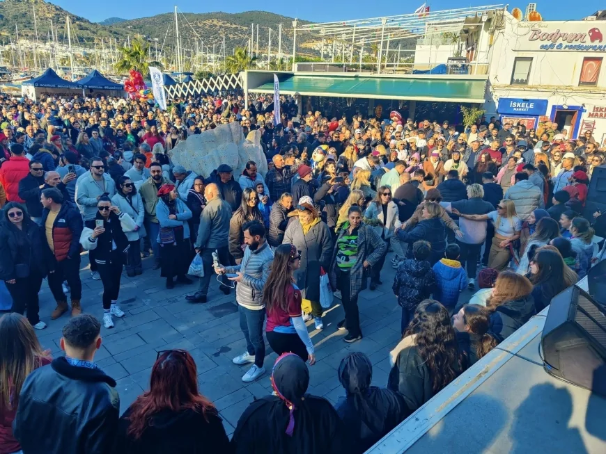 Bodrum’da 10. Hamsi Festivali Binlerce Kişiyi Karadeniz Coşkusunda Buluşturdu