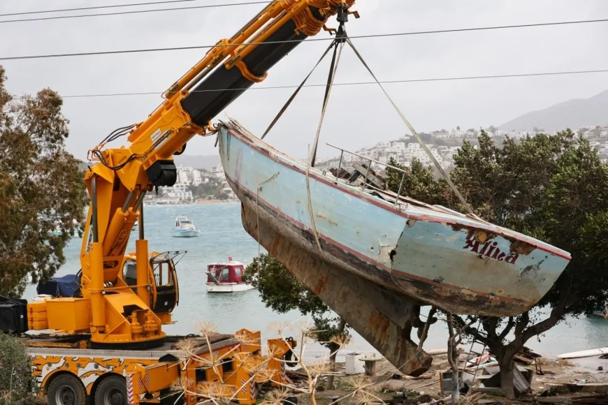 Bodrum Gümbet’te Kaçak Yapı Ve Atıl Tekne Operasyonu: Sahiller Kamuya Açılıyor
