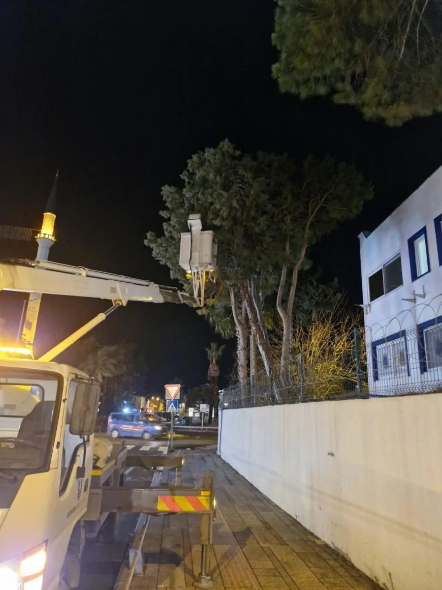 Bodrum’da Fırtına Ve Sağanak Alarmı: Belediye Ekipleri Teyakkuzda