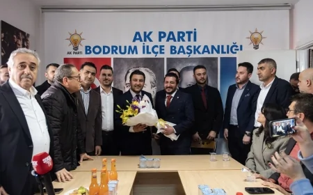 AK Parti Bodrum’da Yeni Dönem Başladı: Seha Ergene Görevi Dualar ve Gözyaşlarıyla Devraldı