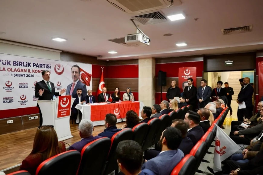 Büyük Birlik Partisi Muğla İl Kongresi'nde Özkan Bozkurt Güven Tazeledi: Siyasetin Dev İsimleri Bir Araya Geldi!