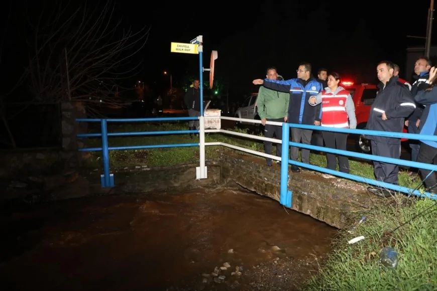 Muğla’da Aşırı Yağış Alarmı: Büyükşehir Ekipleri Gece Boyunca Sahadaydı