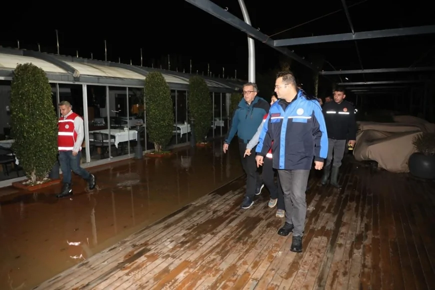 Muğla’da Aşırı Yağış Alarmı: Büyükşehir Ekipleri Gece Boyunca Sahadaydı