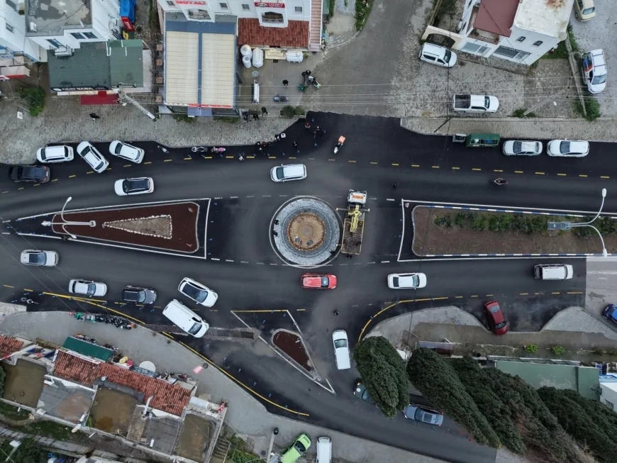 Bodrum’da Trafik Nefes Aldı: Müskebi Kavşağı Mandalin Ağacı Figürüyle Tamamlandı