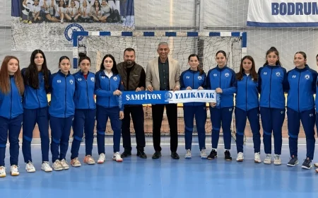 Oktay Dumruk’tan Armada Praxis Yalıkavak Spor’un Milli Yıldızlarına Tebrik Ziyareti