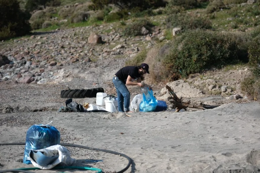 Bodrum’da Örnek Davranış: Tilkişen Toplamaya Giden Vatandaşlar Haremten Koyu’nu Temizledi