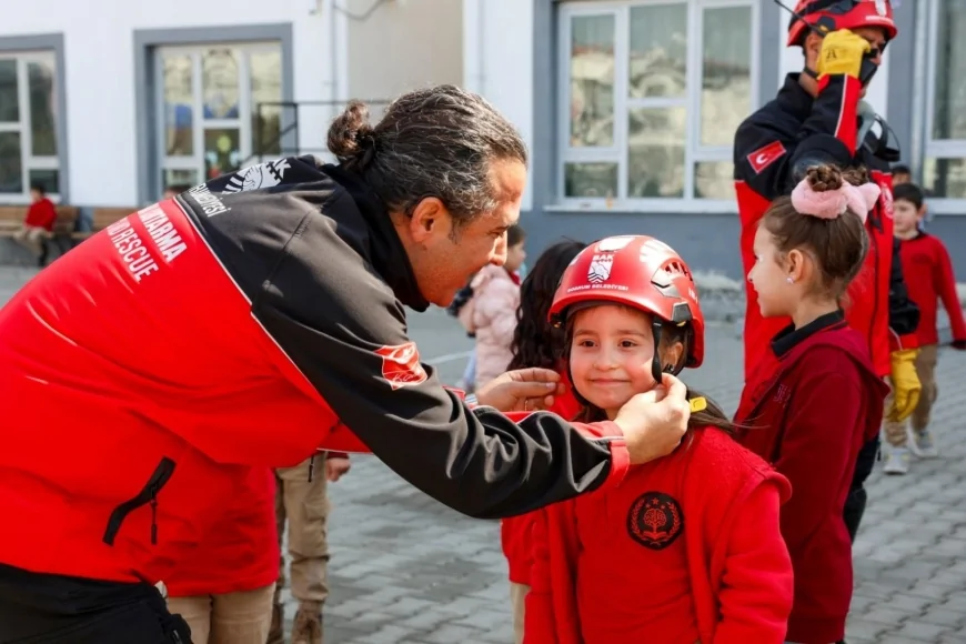 Bodrum’da Nefes Kesen Deprem Tatbikatı: Öğrenciler Afetlere Karşı Bilinçlendirildi