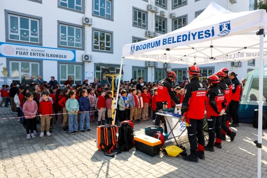 Bodrum’da Nefes Kesen Deprem Tatbikatı: Öğrenciler Afetlere Karşı Bilinçlendirildi