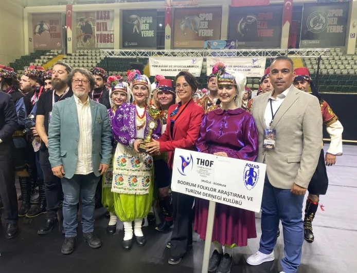 Bodrum’un Gururu BOFAD Geleneği Bozmadı: Muğla’da Halk Oyunları Şampiyonu Oldu