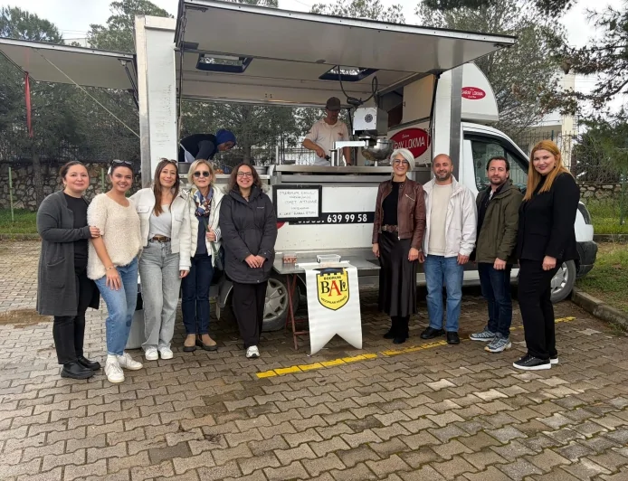 Bodrum Anadolu Lisesi’nin Efsane Müdürü İsmet Aydemir Lokma Dağıtımıyla Anıldı
