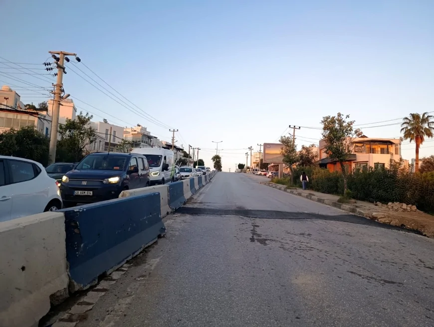 Turgutreis Mehmet Hilmi Caddesi’nde Korkutan Çökme: Muski Ekipleri Çalışmaları Tamamladı