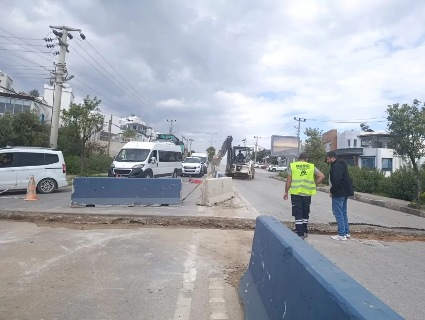 Turgutreis Mehmet Hilmi Caddesi’nde Korkutan Çökme: Muski Ekipleri Çalışmaları Tamamladı