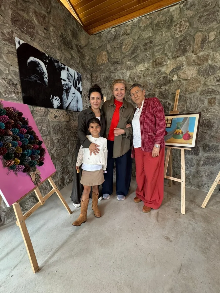 Bodrumlu Minik Sanatçı Kumsal Lina’dan İlk Sergi: Sanat Yolculuğu 7 Yaşında Zirveye Taşındı