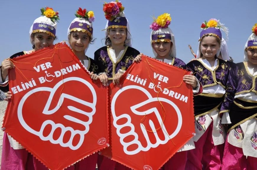 21. Uluslararası Bodrum Uçurtma Festivali Anneler Günü'nde Gökyüzünü Renklendirecek: 21 Yıllık İyilik Hikayesi Devam Ediyor