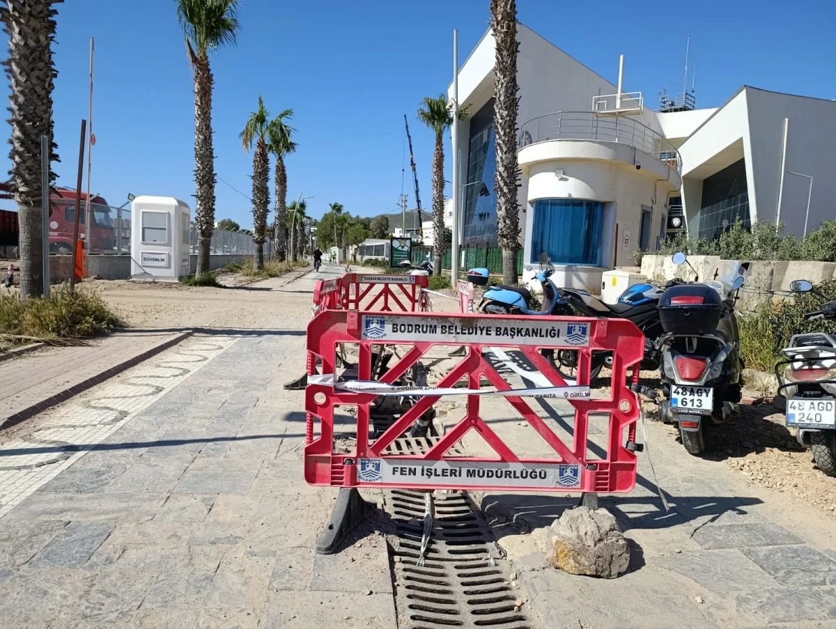 Turgutreis Şevket Sabancı Caddesi'nde Onarım Seferberliği: Bayram Öncesi Yenileniyor