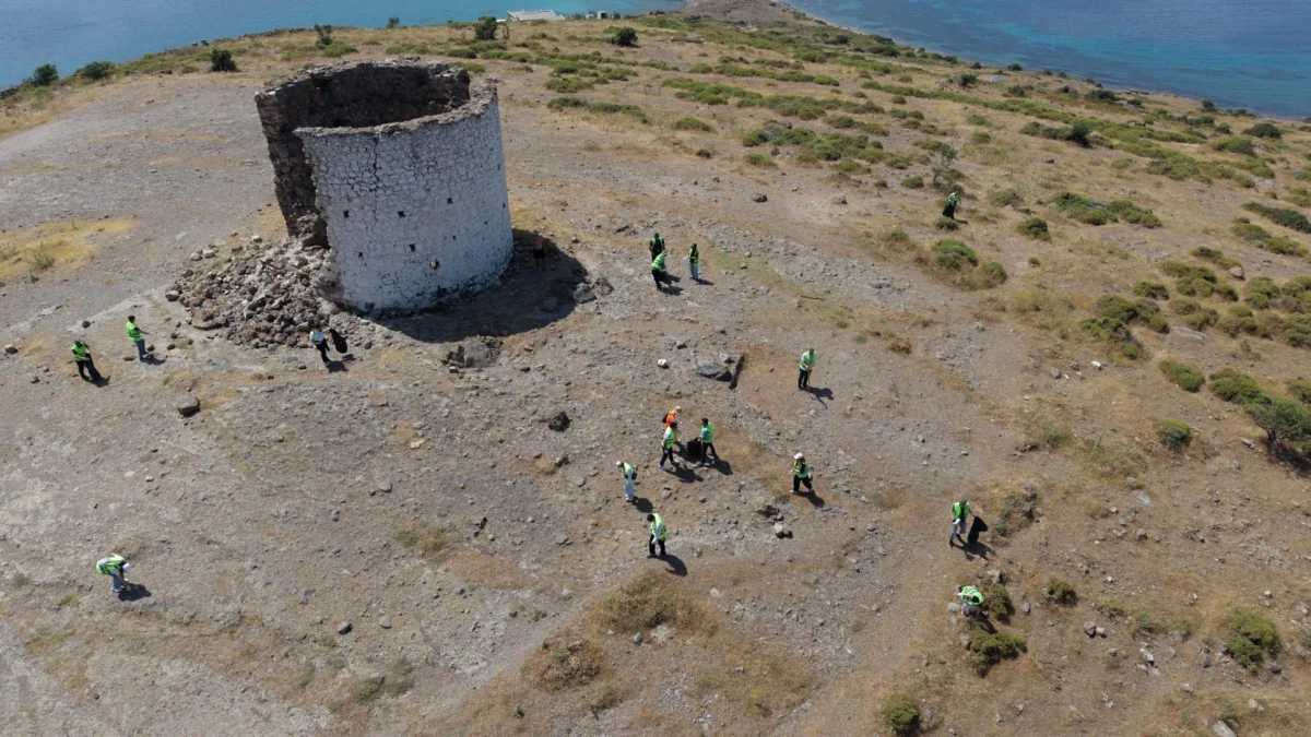 Bodrum’da Dev Temizlik Seferberliği: 1.500 Kişi Mavi Beyaz Bir Gelecek İçin El Ele Verdi