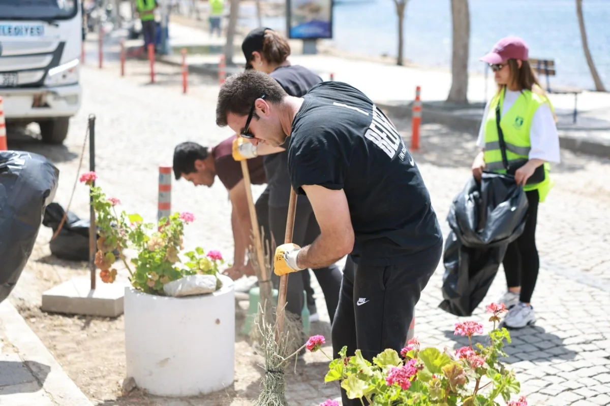 Bodrum’da Dev Temizlik Seferberliği: 1.500 Kişi Mavi Beyaz Bir Gelecek İçin El Ele Verdi