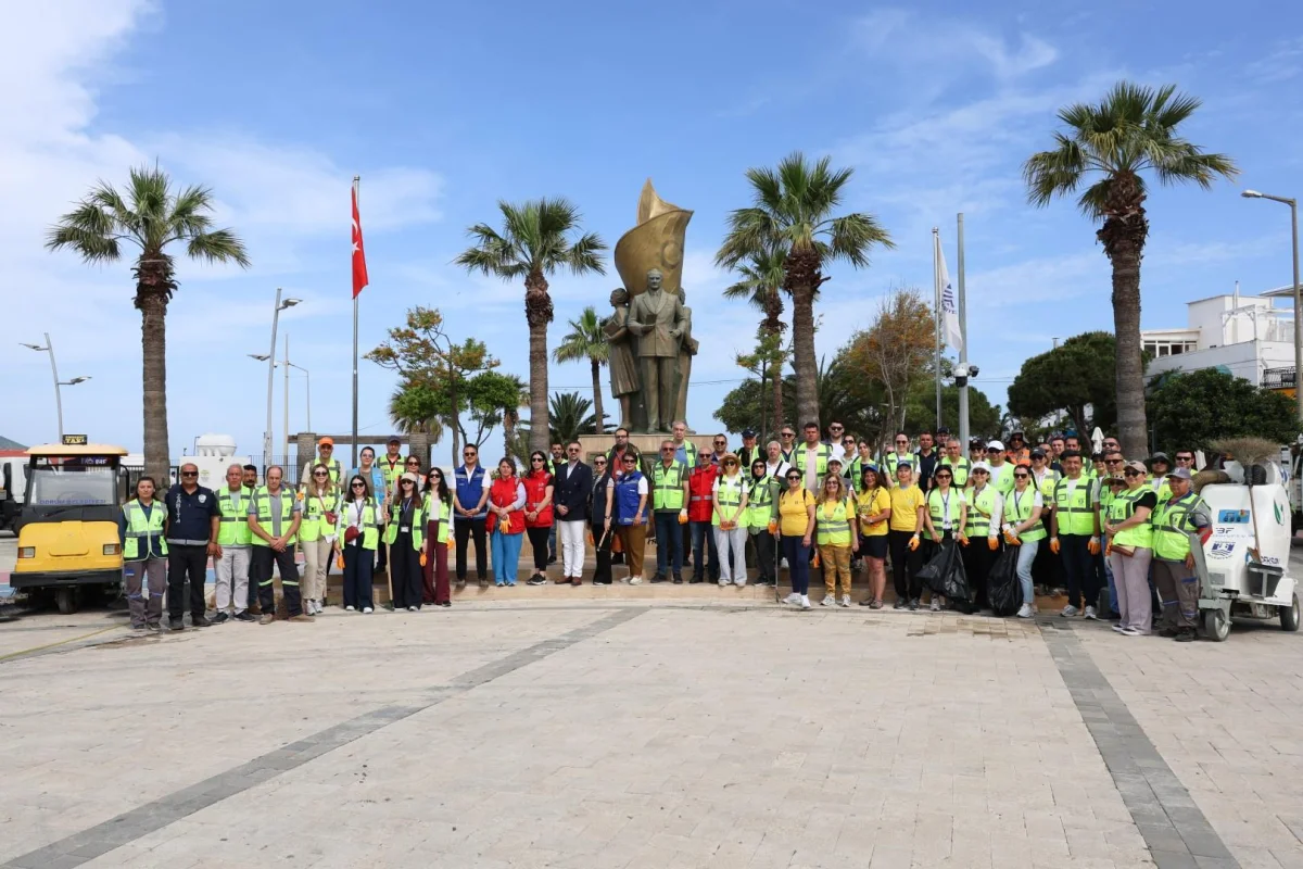 Bodrum’da Dev Temizlik Seferberliği: 1.500 Kişi Mavi Beyaz Bir Gelecek İçin El Ele Verdi