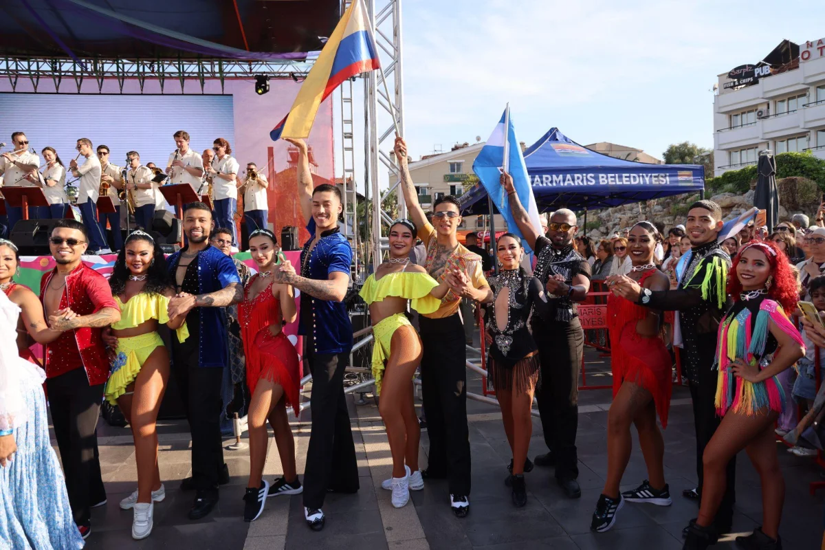 Marmaris’te Latin Rüzgarı Esiyor: Latin Fest Muhteşem Bir Karnavalla Başladı