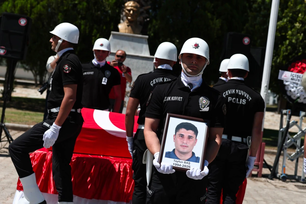 Muğla, Şehit Polis Memuru Tayfun Baş’ı Gözyaşlarıyla Uğurladı: “Sen Şehit Oldun Aslan Kocam Benim”