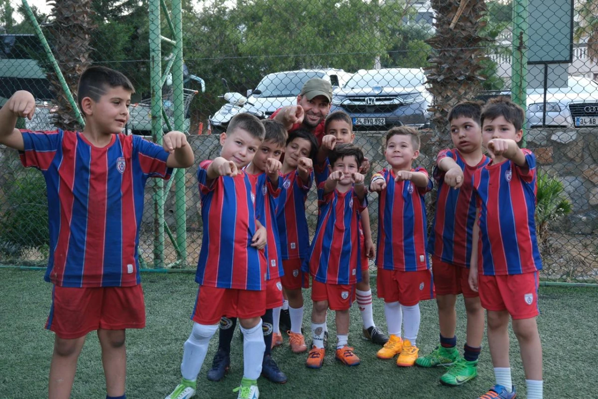 Altınordu Bodrum Futbol Okulları’nda Babalar Günü Coşkusu: Babalar Sahada, Çocuklar Tribünde