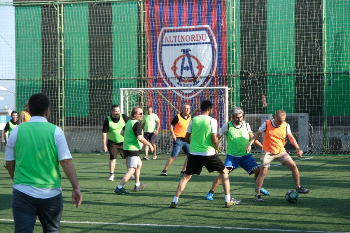Altınordu Bodrum Futbol Okulları’nda Babalar Günü Coşkusu: Babalar Sahada, Çocuklar Tribünde