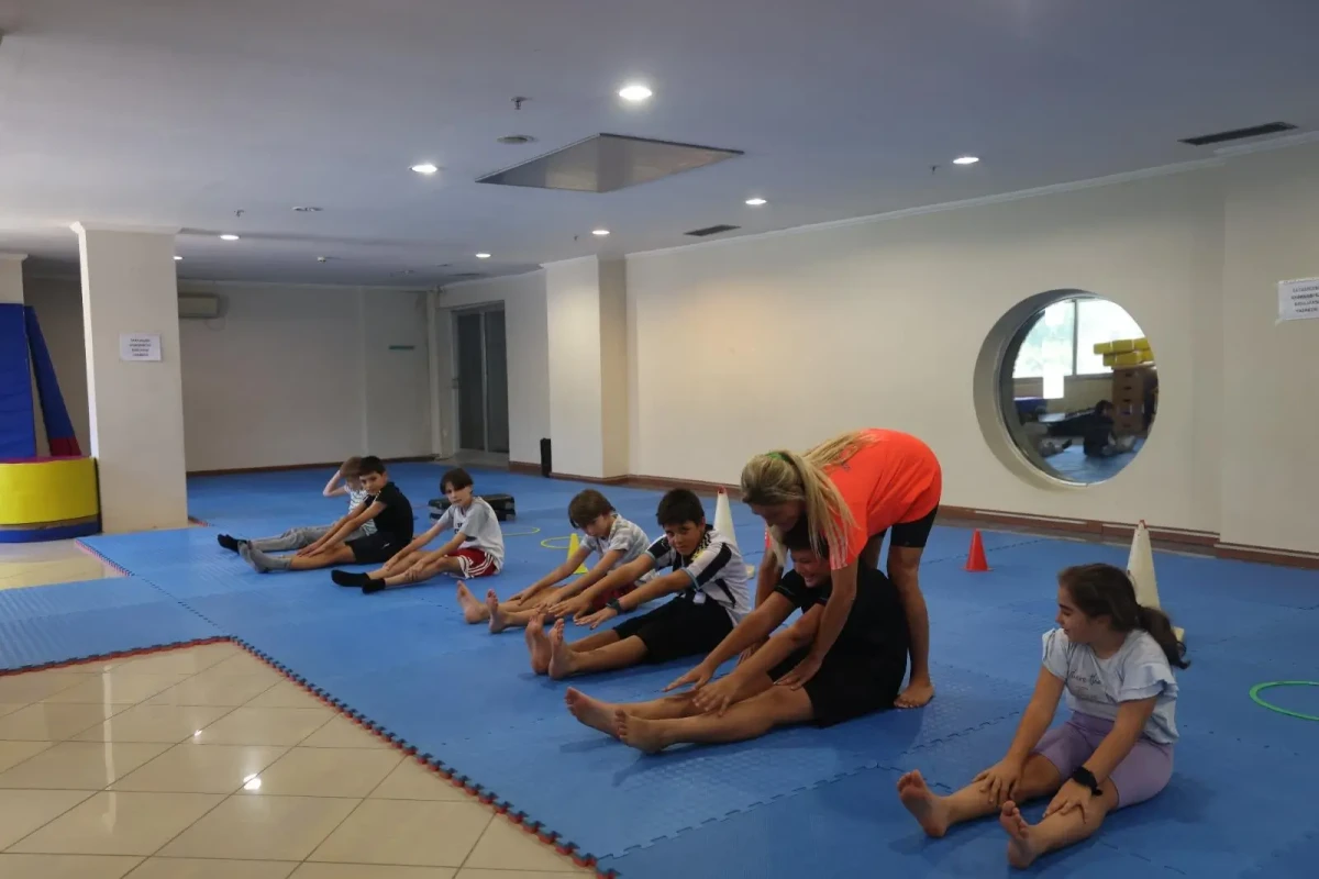 Marmaris Belediyesi'nin Ücretsiz Yaz Kursları 17 Farklı Branşta Devam Ediyor