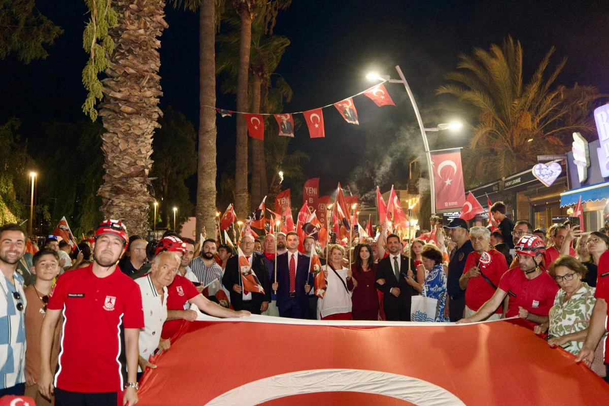 Bodrum'da 30 Ağustos Coşkusu: Fener Alayları Ve Gripin Konseriyle Zafer Bayramı Kutlandı