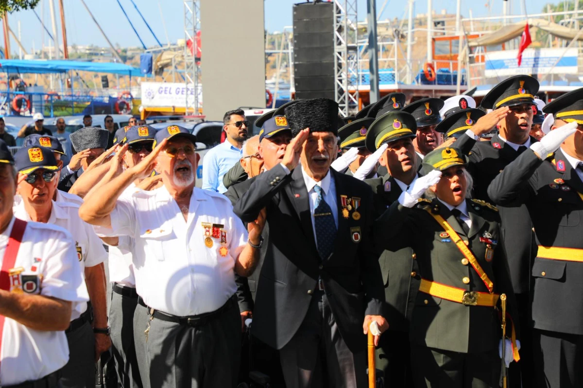 Bodrum'da 30 Ağustos Coşkusu: Fener Alayları Ve Gripin Konseriyle Zafer Bayramı Kutlandı