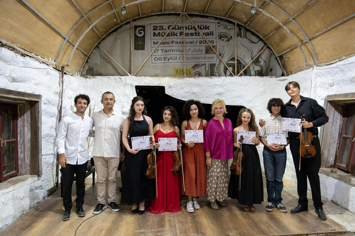 23. Gümüşlük Müzik Festivali’nde Sertifika Heyecanı: Genç Kemancılar Toprak Ev’de Sahne Aldı