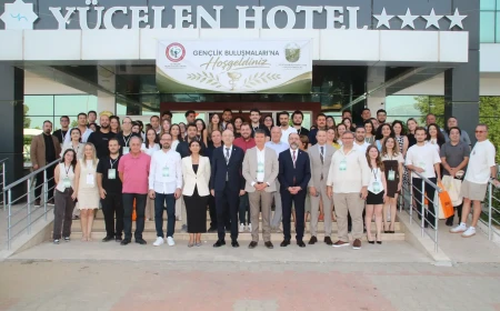 Muğla Eczacı Odası'ndan Gençlik Buluşmaları '26 Çalıştayı: Mesleğin Geleceği Masaya Yatırıldı