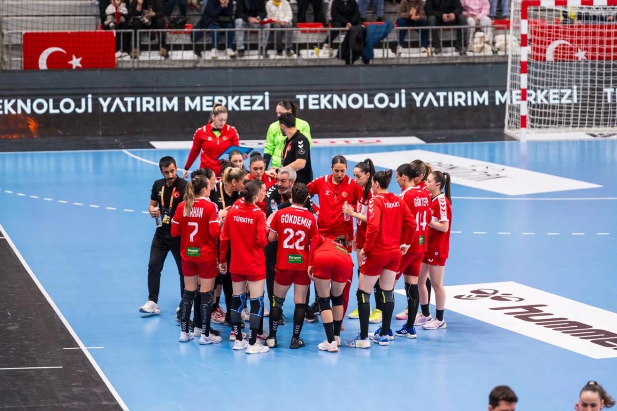 Yalıkavakspor'dan Milli Takımlara Rekor Çıkarma: 11 Sporcu Ve Antrenör Gözde Gökengin Davet Aldı