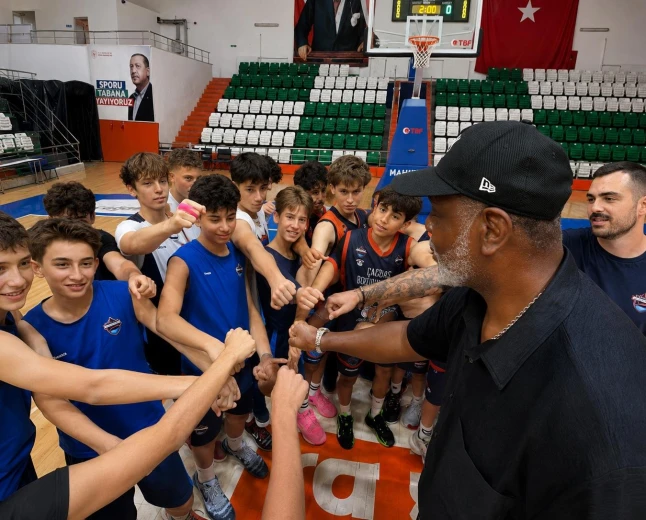 Efsane İsim Audie Norris Çağdaş Bodrum Spor Altyapısıyla Buluştu: Genç Sporculara İlham Oldu