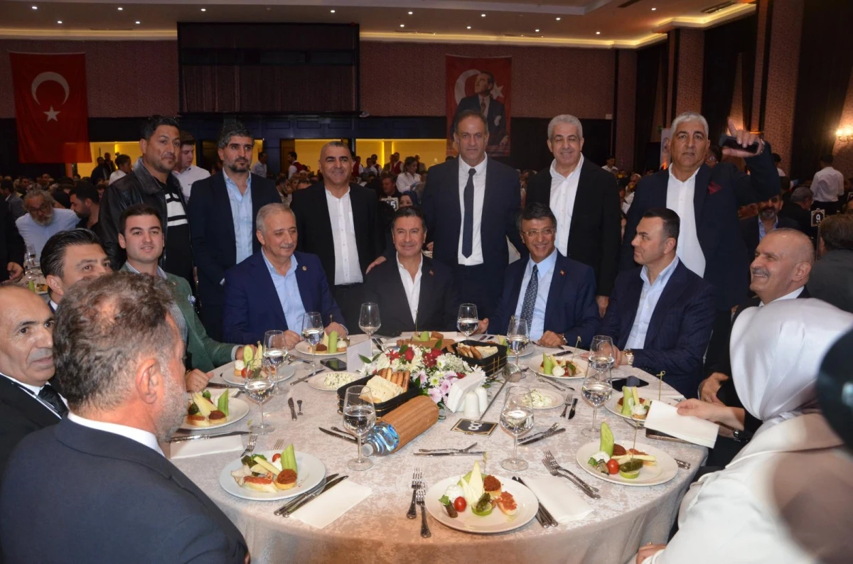 Bodrum’da Düzenlenen Vanlılar Gecesi’nde Birlik Ve Barış Mesajları: Siyaset Ve Kentin Önde Gelen İsimleri Bir Araya Geldi