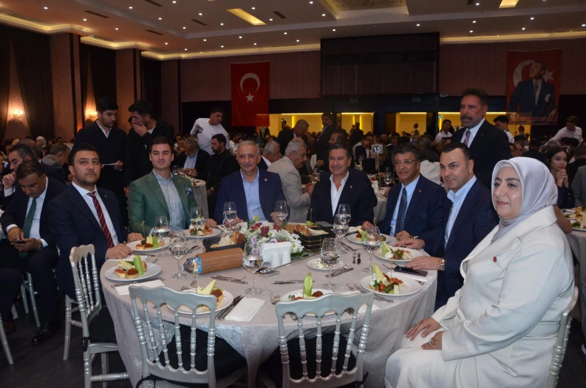 Bodrum’da Düzenlenen Vanlılar Gecesi’nde Birlik Ve Barış Mesajları: Siyaset Ve Kentin Önde Gelen İsimleri Bir Araya Geldi