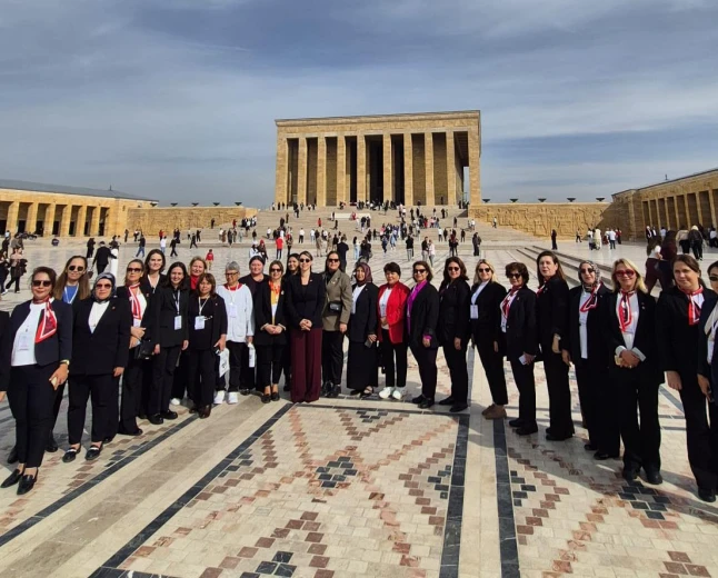 Muğla’nın Kadın Muhtarlarından Anıtkabir Çıkarması: “Seçme ve Seçilme Hakkının 93. Yılı”