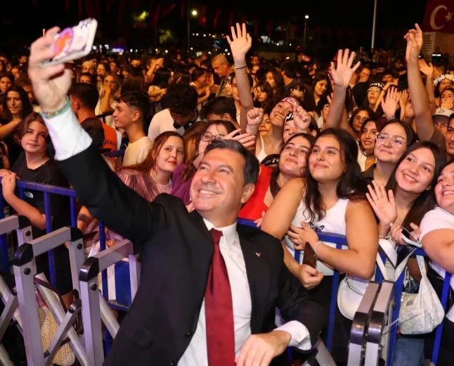 Ahmet Aras’tan Cumhuriyet’in 103. Yılına Özel Gelecek Vizyonu Mesajı