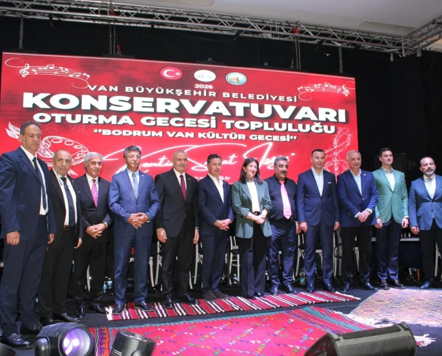 Bodrum’da Düzenlenen Vanlılar Gecesi’nde Birlik Ve Barış Mesajları: Siyaset Ve Kentin Önde Gelen İsimleri Bir Araya Geldi