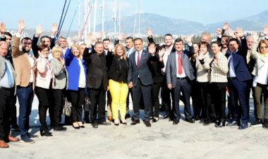 Mustafa Saruhan Meclis Üyesi Adaylarını Tanıttı