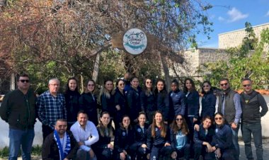 Denizin Kızları Moral Depoladı