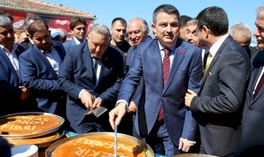 Gelen De, Gezen De, Alan Da, Satan Da Memnun