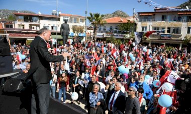 Liderlerin Değil, Halkın Önünde Eğilenlere Oy Verin