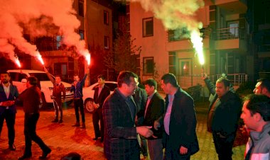 Karaovalı Gençlerden Ağabeylerine Tam Destek