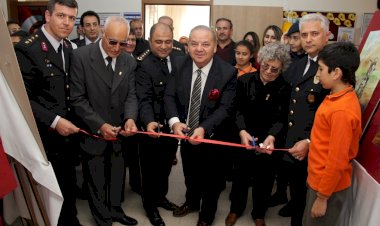 Kaymakam Ve Emniyet Müdürü Sergi Açtı