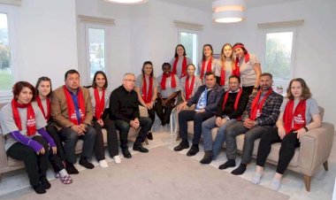 Ablalarının İzinde Emin Adımlarla İlerliyorlar